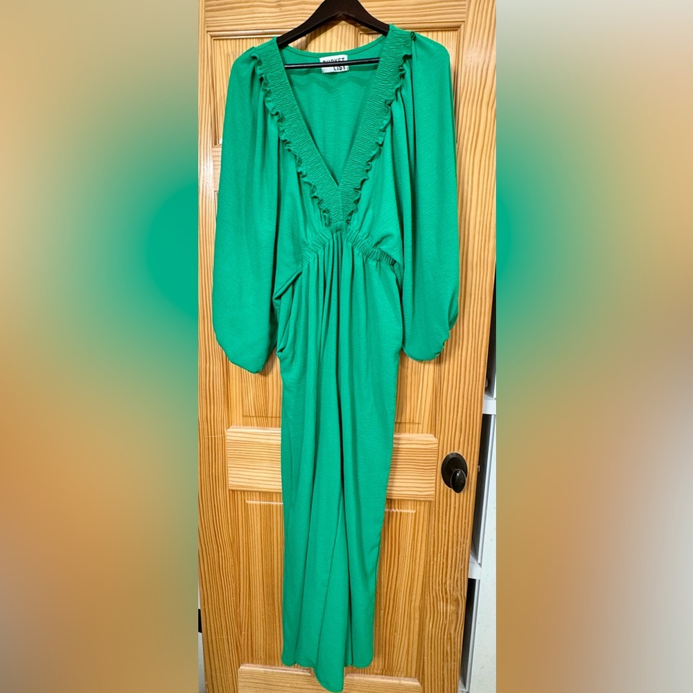 Bucket list, green jumpsuit